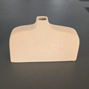 Pavos - Flat, rectangular ceramic vase in a beige shade, featuring a minimalist design.